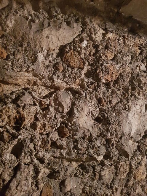 MAÇONNERIE MOELLONS EN ŒUVRE QUI SE DÉLITE
