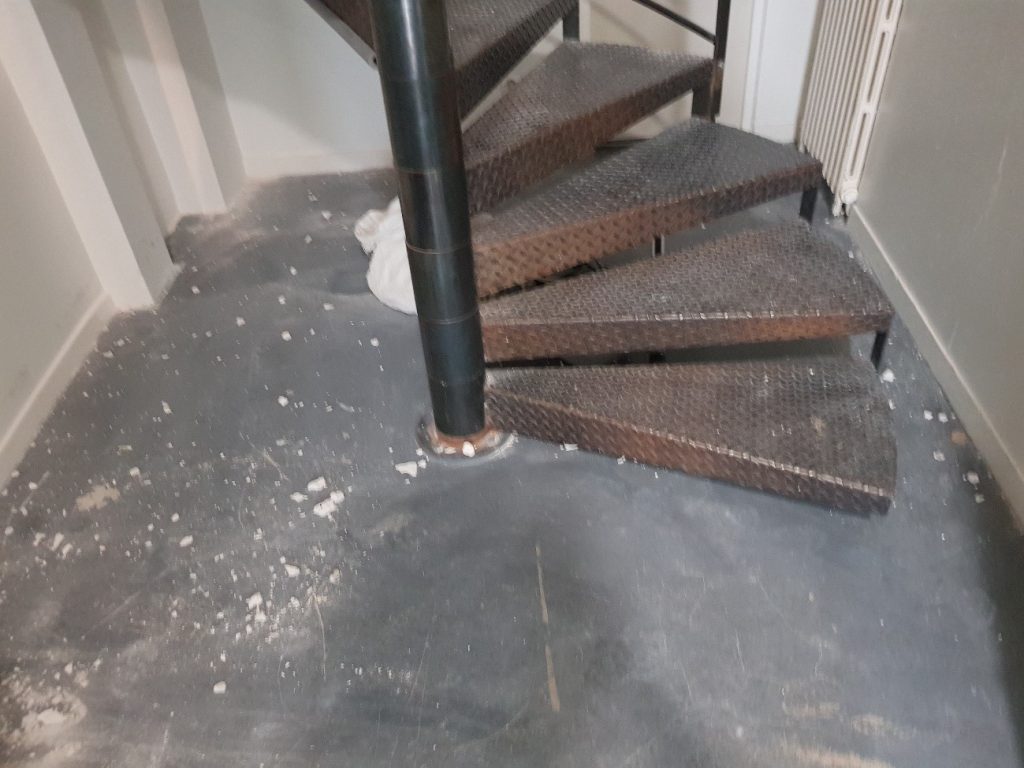 DESCENTE DE CHARGES NON CONFORME AU DROIT DE LA VOÛTE EN CAVE