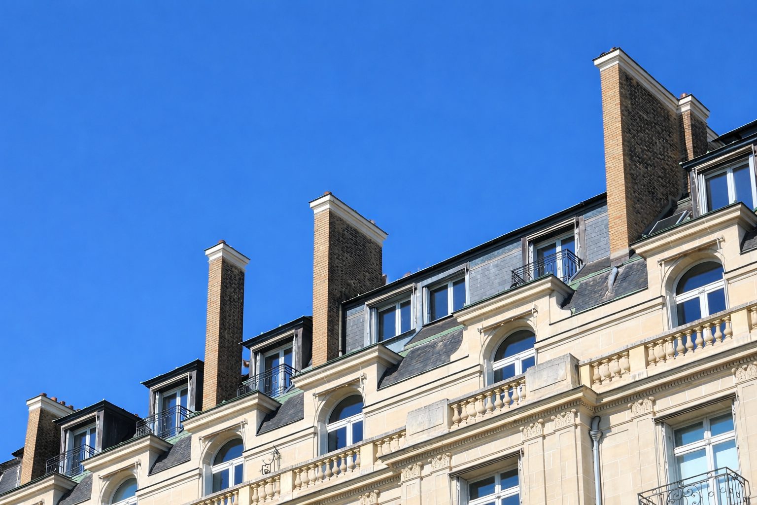 Façade en pierre de taille d’un immeuble parisien
